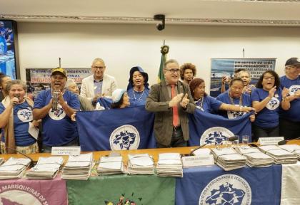 Grito da Pesca 2019 entrega das assinaturas
